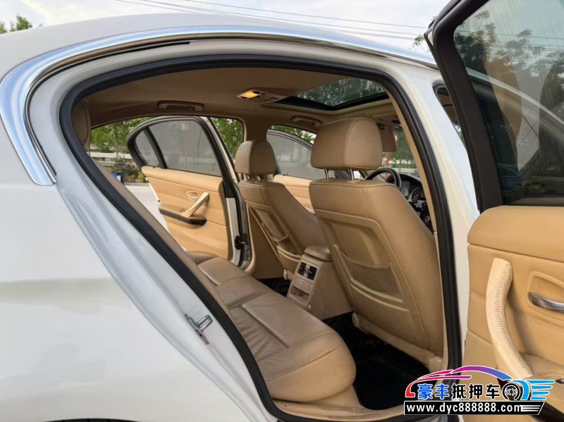 11年宝马3系轿车抵押车出售