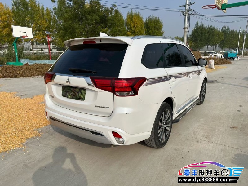 22年三菱欧蓝德轿车抵押车出售