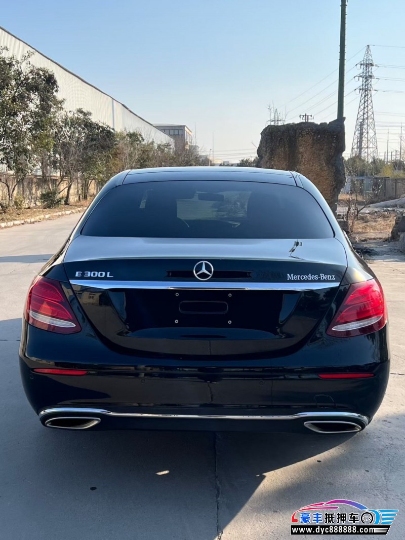 18年奔驰E轿车抵押车出售