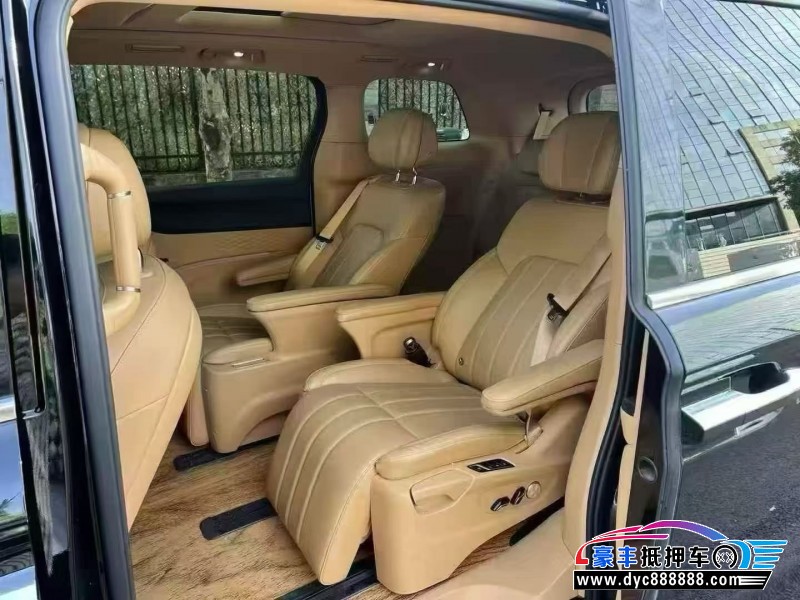 24年岚图梦想家轿车抵押车出售