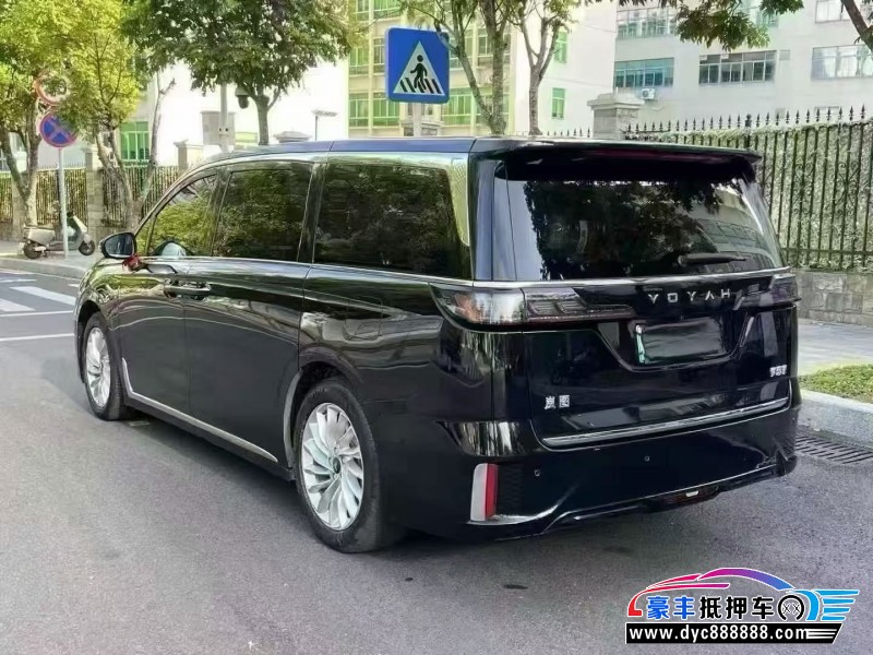 24年岚图梦想家轿车抵押车出售