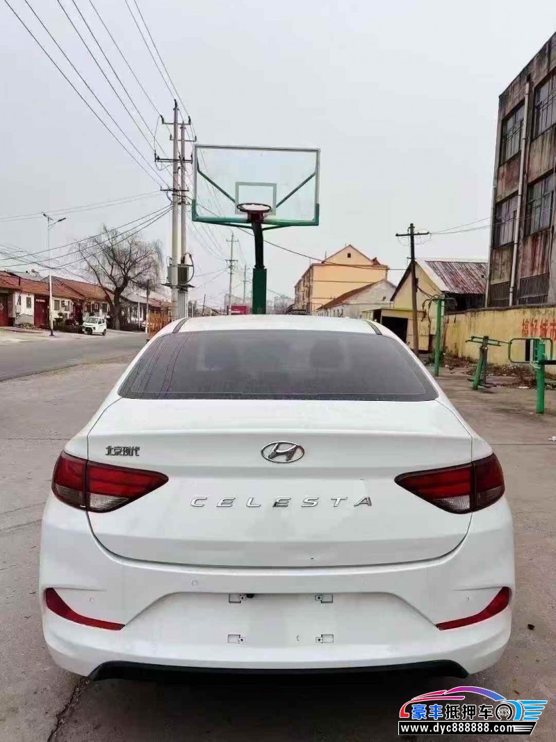 21年现代悦动轿车抵押车出售