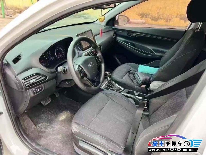 21年现代悦动轿车抵押车出售