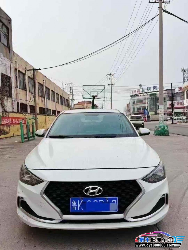 抵押车出售21年现代悦动轿车