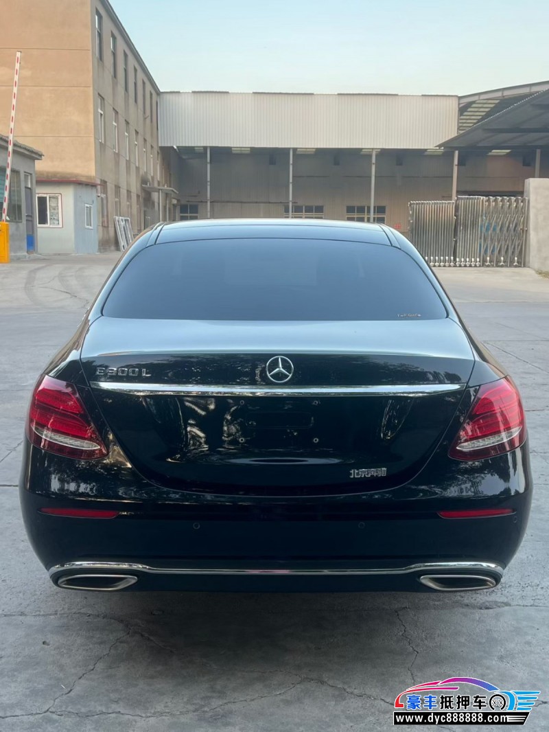 19年奔驰E轿车抵押车出售