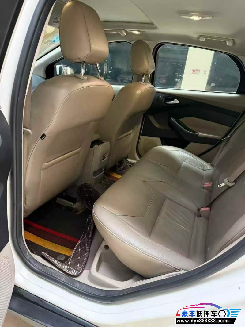 16年福特福克斯轿车抵押车出售