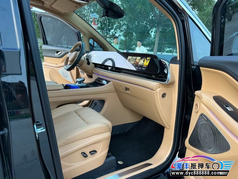 24年岚图梦想家轿车抵押车出售