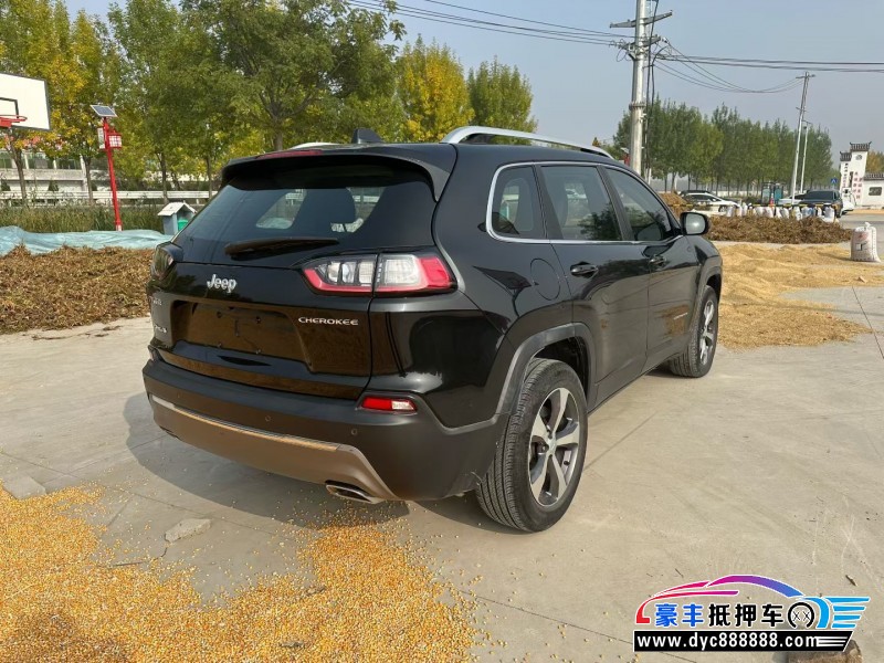 21年Jeep自由光轿车抵押车出售