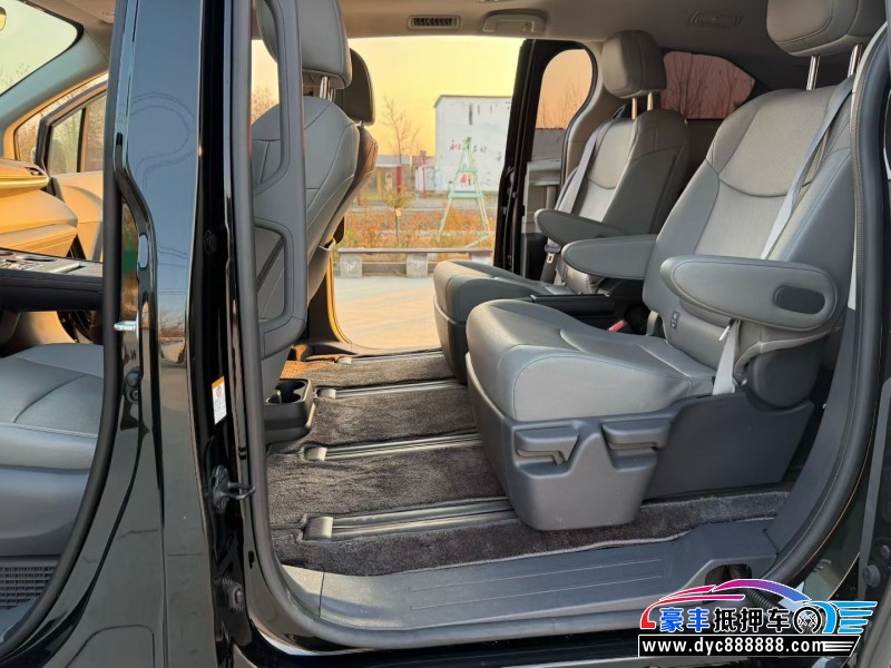 24年丰田塞纳轿车抵押车出售