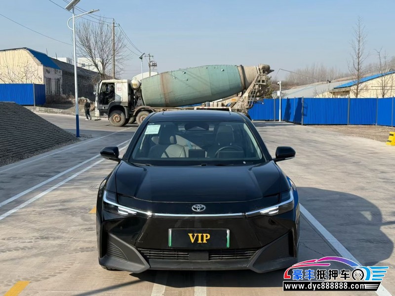 抵押车出售25年丰田BZ3轿车