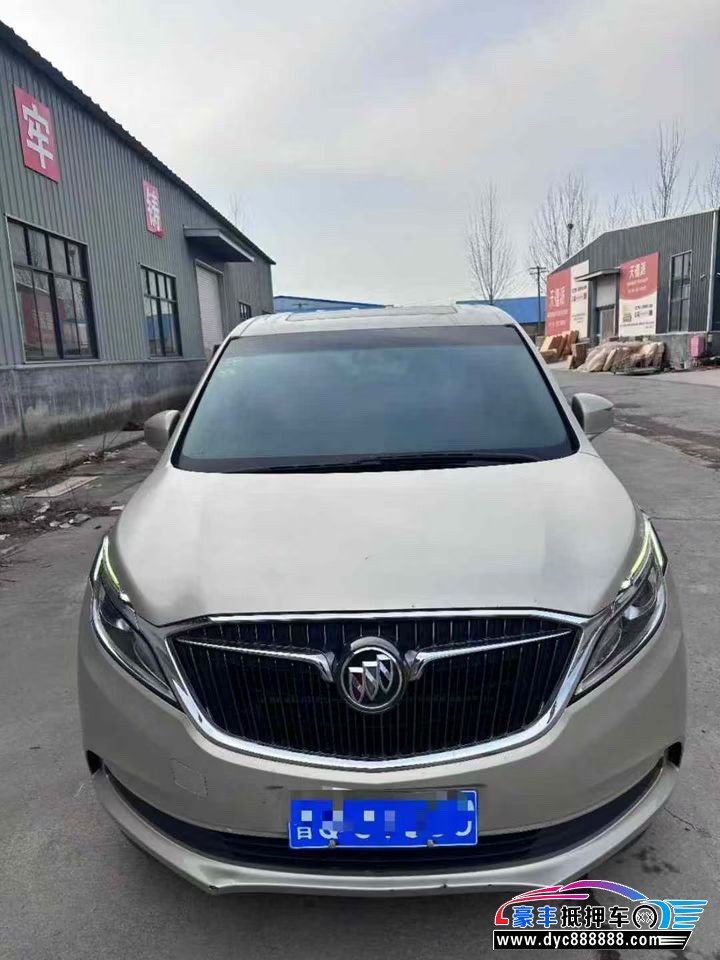 抵押车出售18年别克GL8轿车