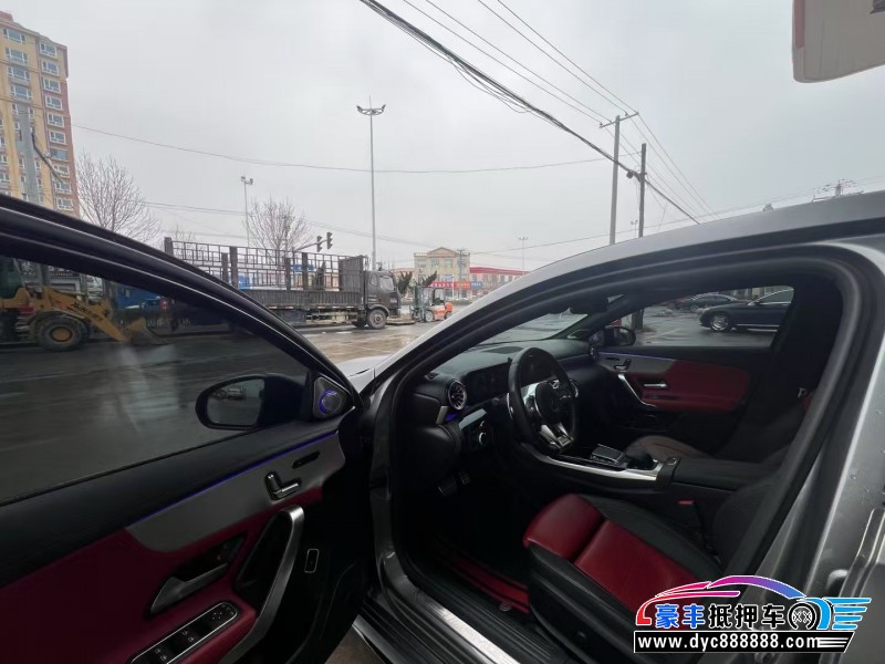 22年奔驰A级AMG轿车抵押车出售