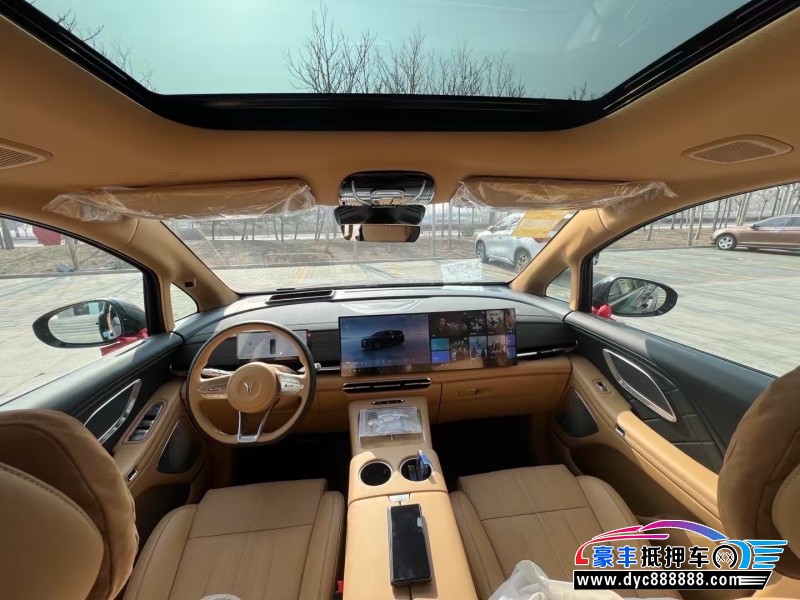 26年岚图梦想家轿车抵押车出售