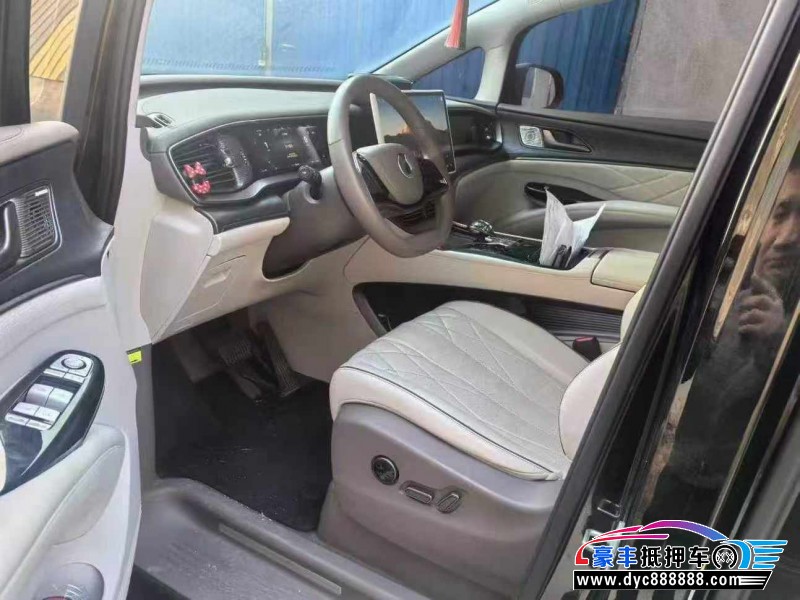 23年腾势D9轿车抵押车出售