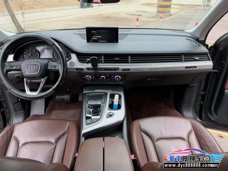 17年奥迪Q7轿车抵押车出售