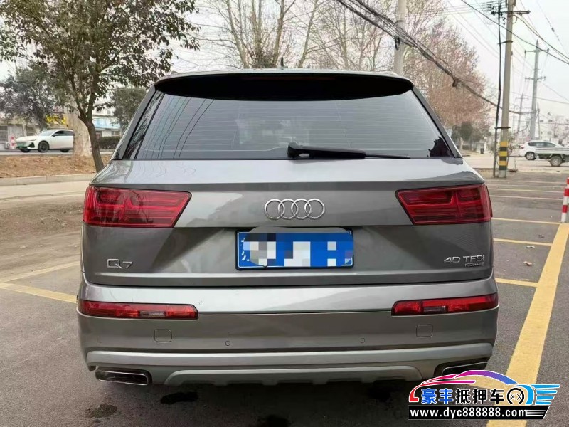 17年奥迪Q7轿车抵押车出售