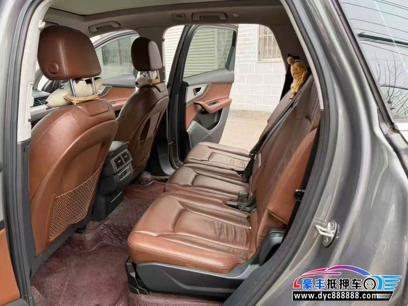 17年奥迪Q7轿车抵押车出售