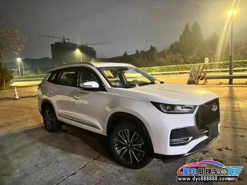 26年奇瑞瑞虎8轿车抵押车出售