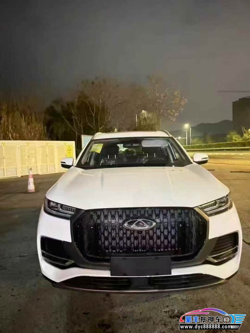 26年奇瑞瑞虎8轿车抵押车出售