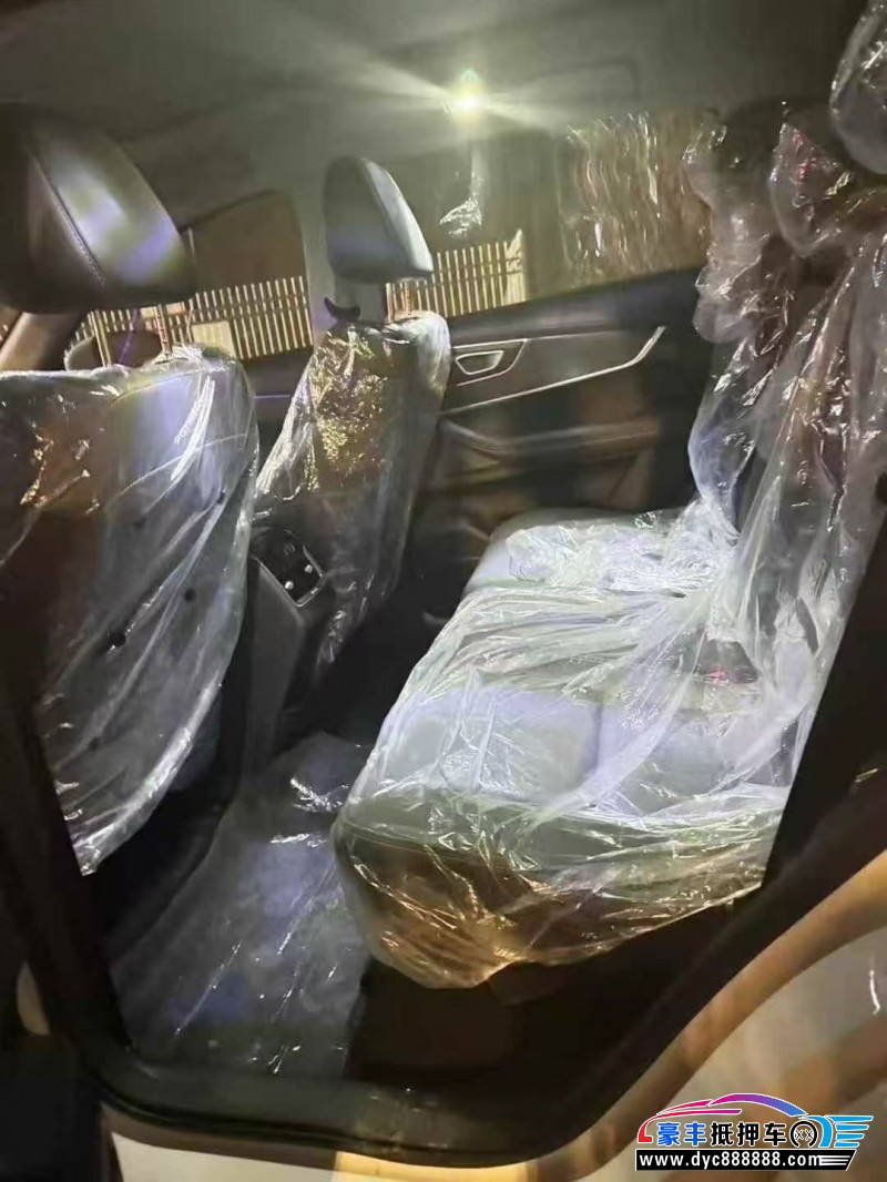 26年奇瑞瑞虎8轿车抵押车出售