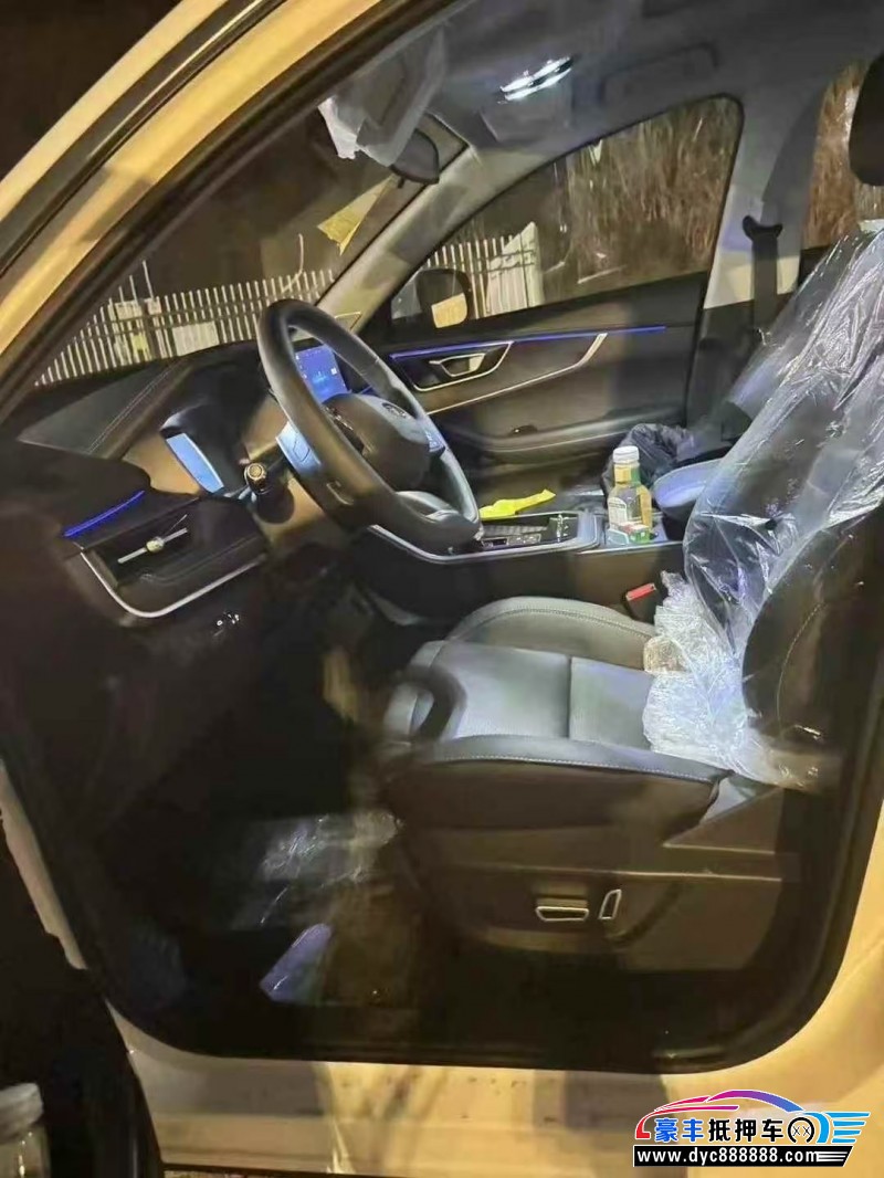 26年奇瑞瑞虎8轿车抵押车出售