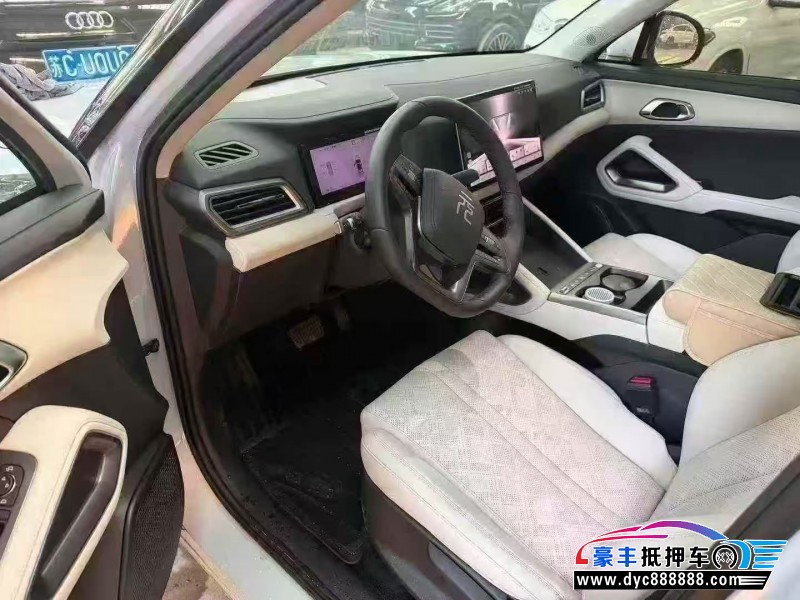 25年比亚迪元轿车抵押车出售