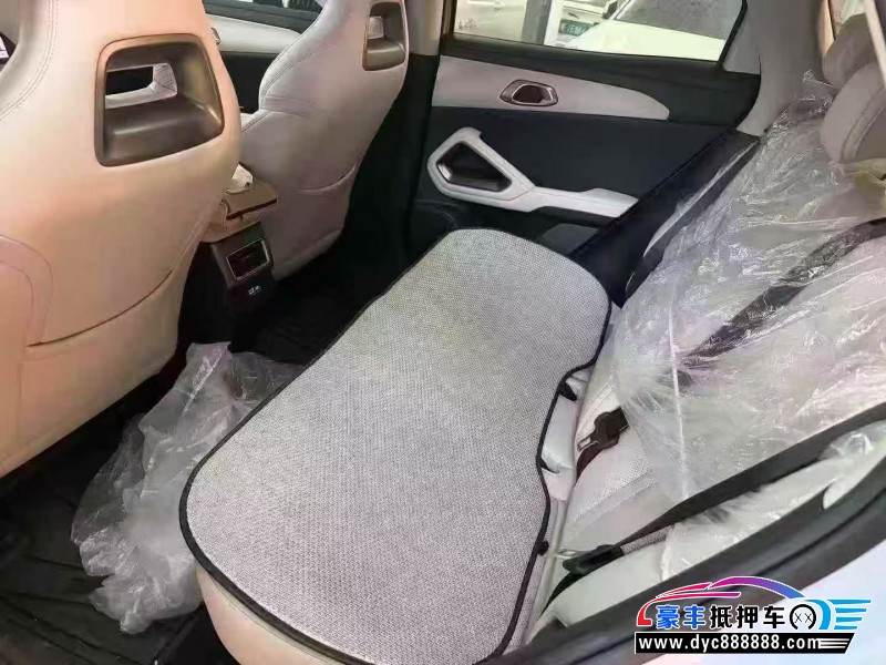 25年比亚迪元轿车抵押车出售