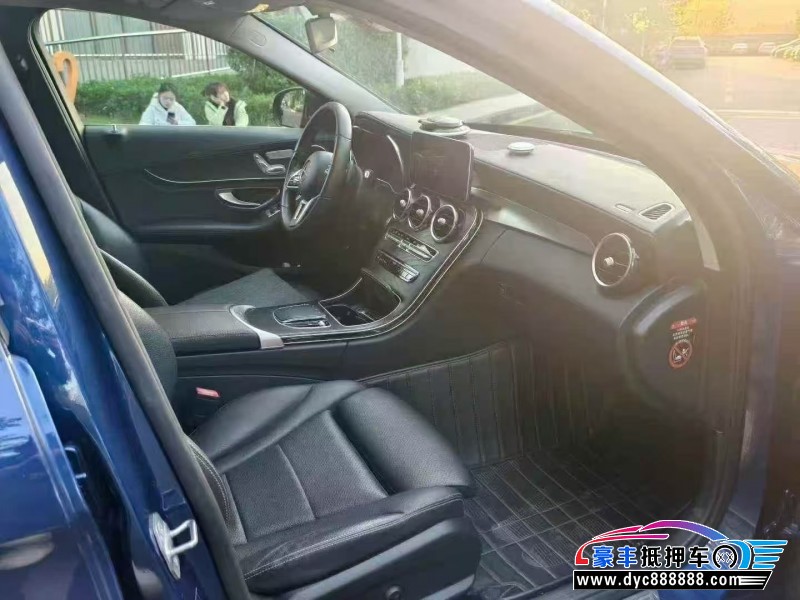 19年奔驰C轿车抵押车出售