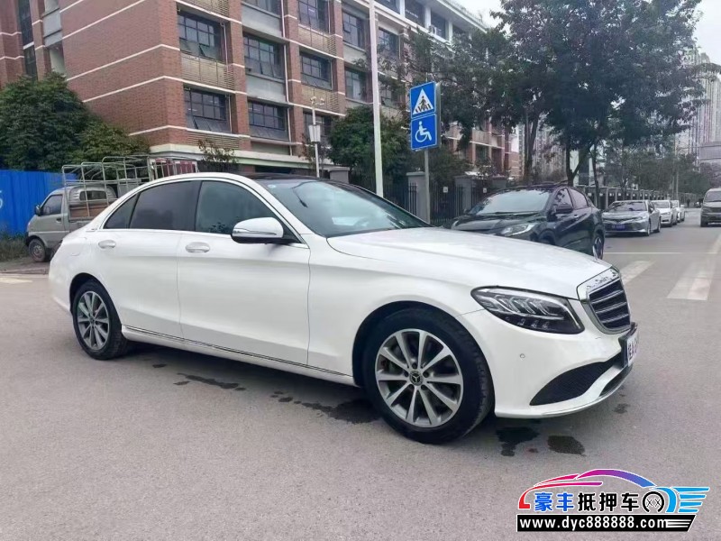 19年奔驰C轿车抵押车出售