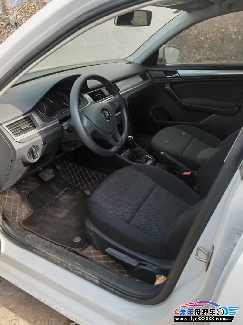 23年大众宝来轿车抵押车出售