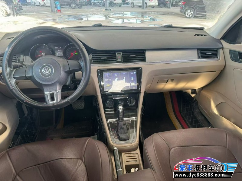 14年大众宝来轿车抵押车出售