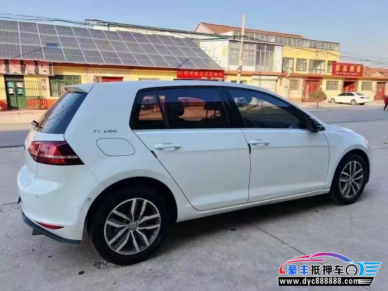 17年大众高尔夫轿车抵押车出售