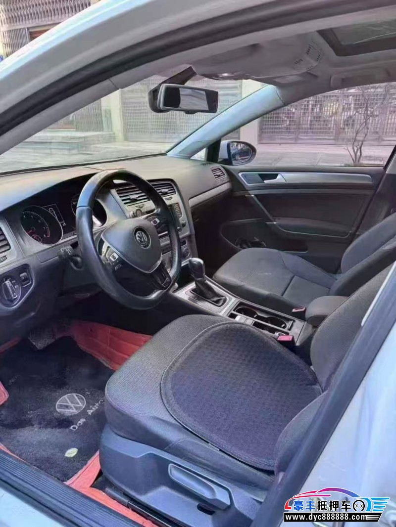 16年大众高尔夫轿车抵押车出售