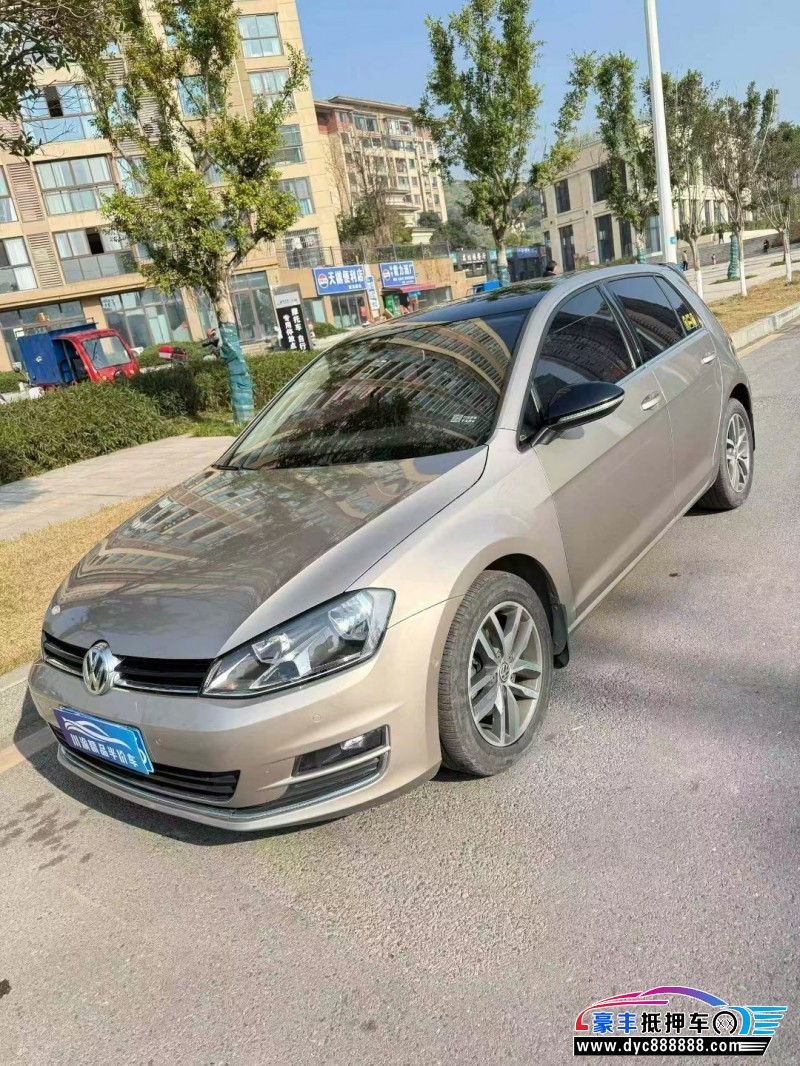 17年大众高尔夫轿车抵押车出售