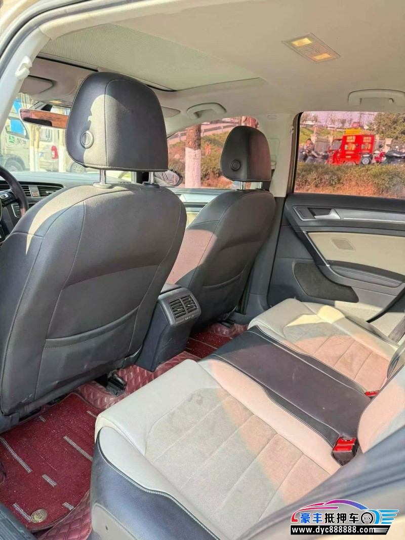 17年大众高尔夫轿车抵押车出售