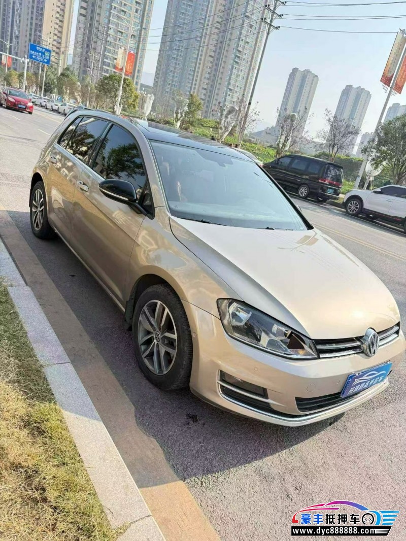 17年大众高尔夫轿车抵押车出售