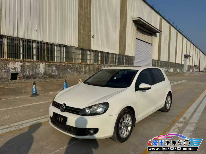13年大众高尔夫轿车抵押车出售