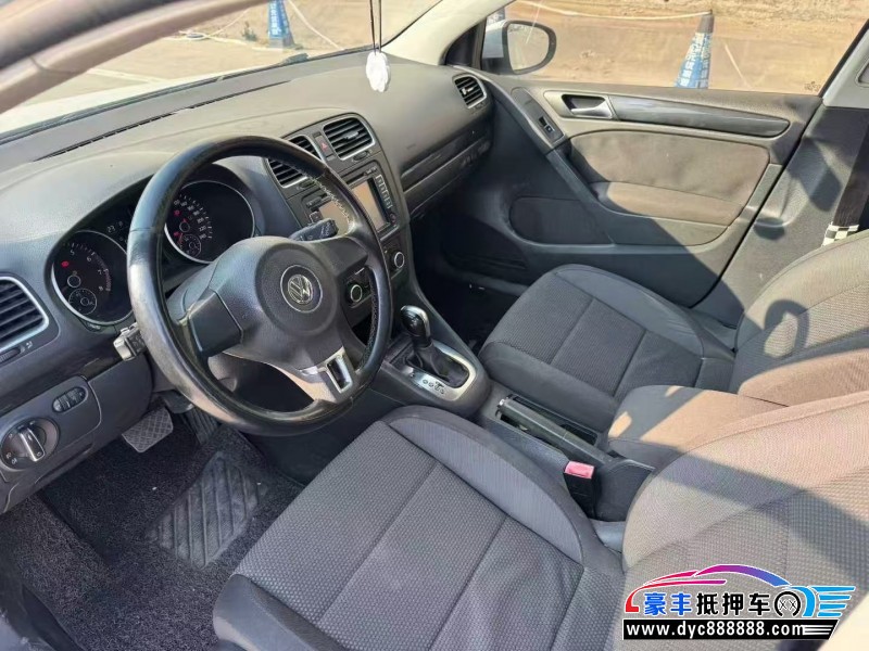 13年大众高尔夫轿车抵押车出售