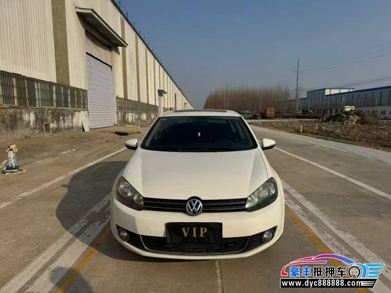 抵押车出售13年大众高尔夫轿车