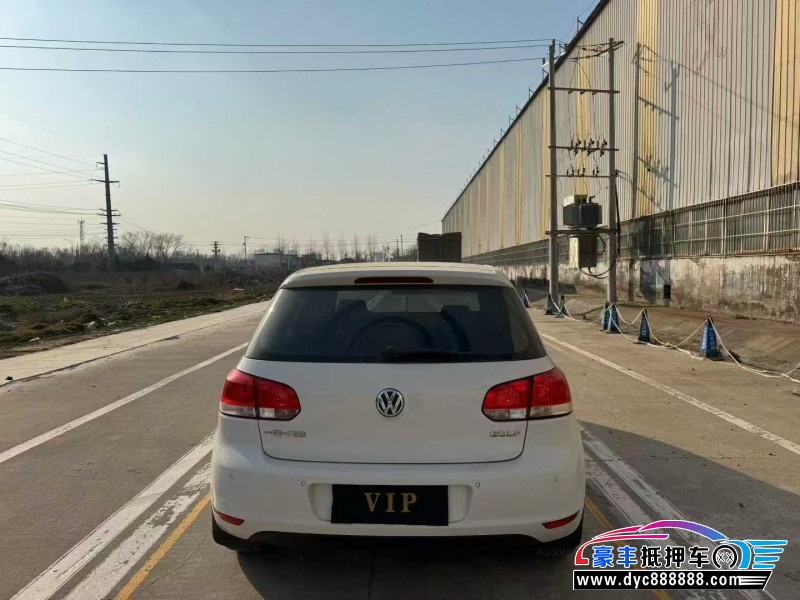 13年大众高尔夫轿车抵押车出售