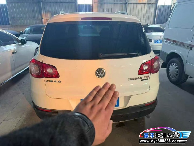 12年大众途观轿车抵押车出售