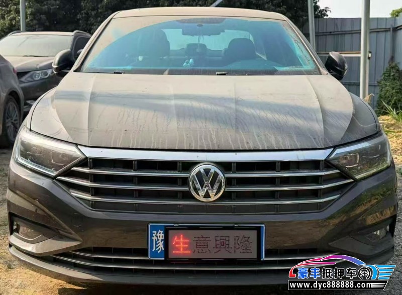 抵押车出售21年大众速腾轿车