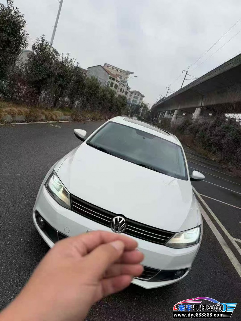 抵押车出售14年大众速腾轿车