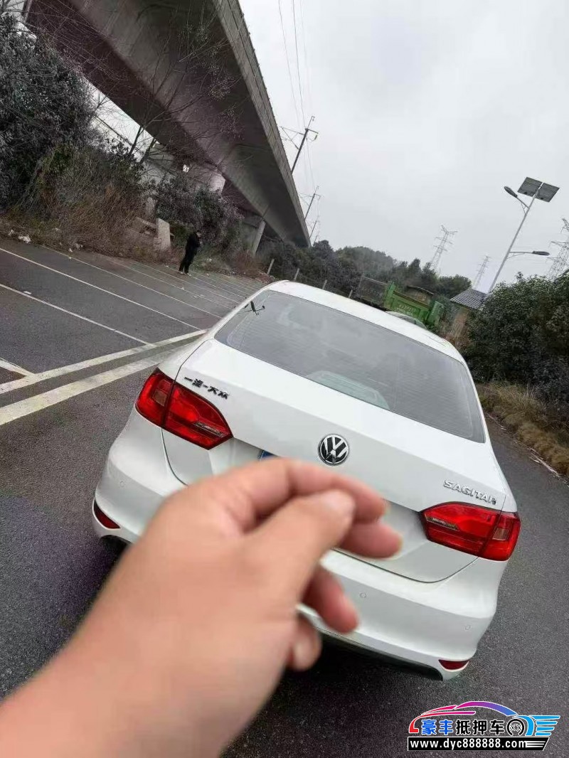 14年大众速腾轿车抵押车出售