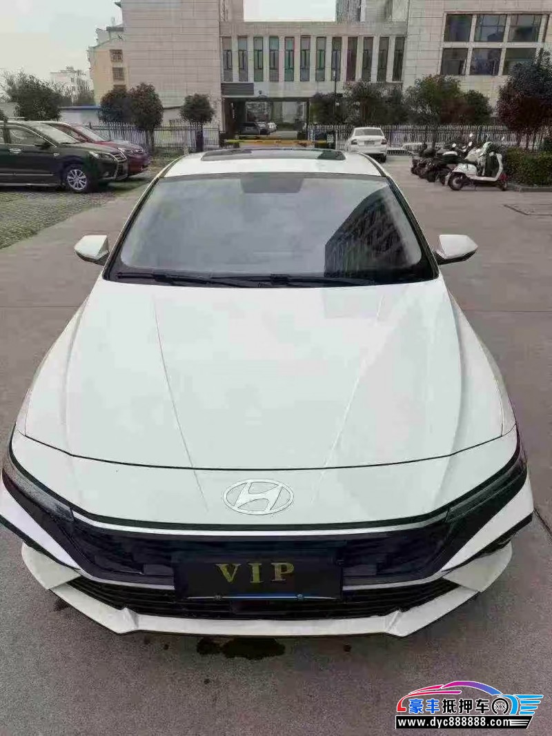 抵押车出售24年现代伊兰特轿车