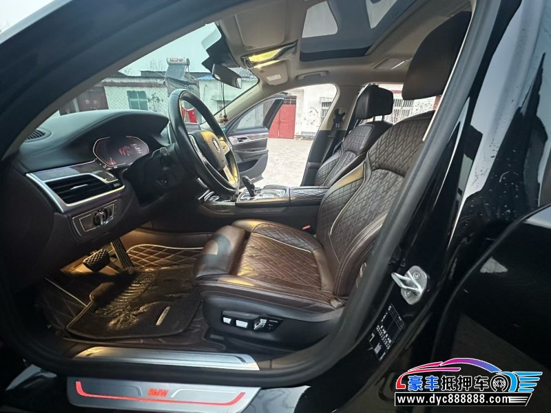 20年宝马7系轿车抵押车出售