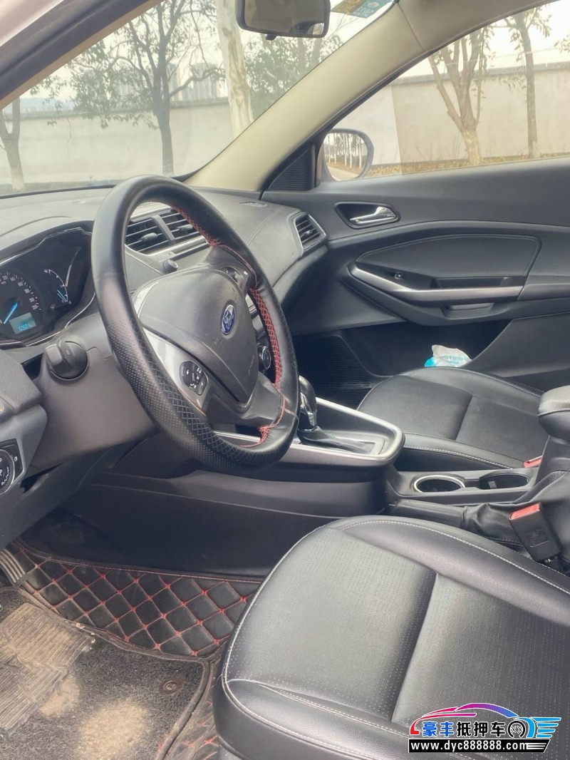 18年福特福睿斯轿车抵押车出售