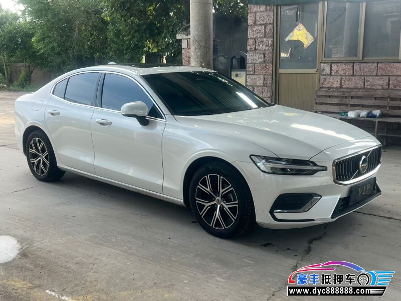 24年沃尔沃S60轿车抵押车出售