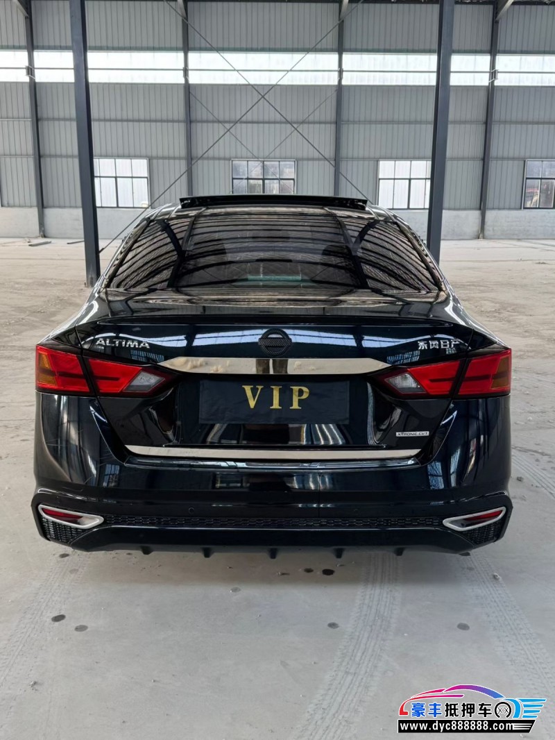 19年日产天籁轿车抵押车出售