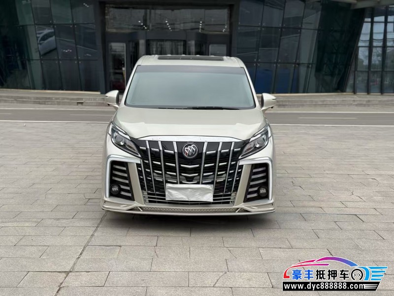 抵押车出售18年别克GL8轿车